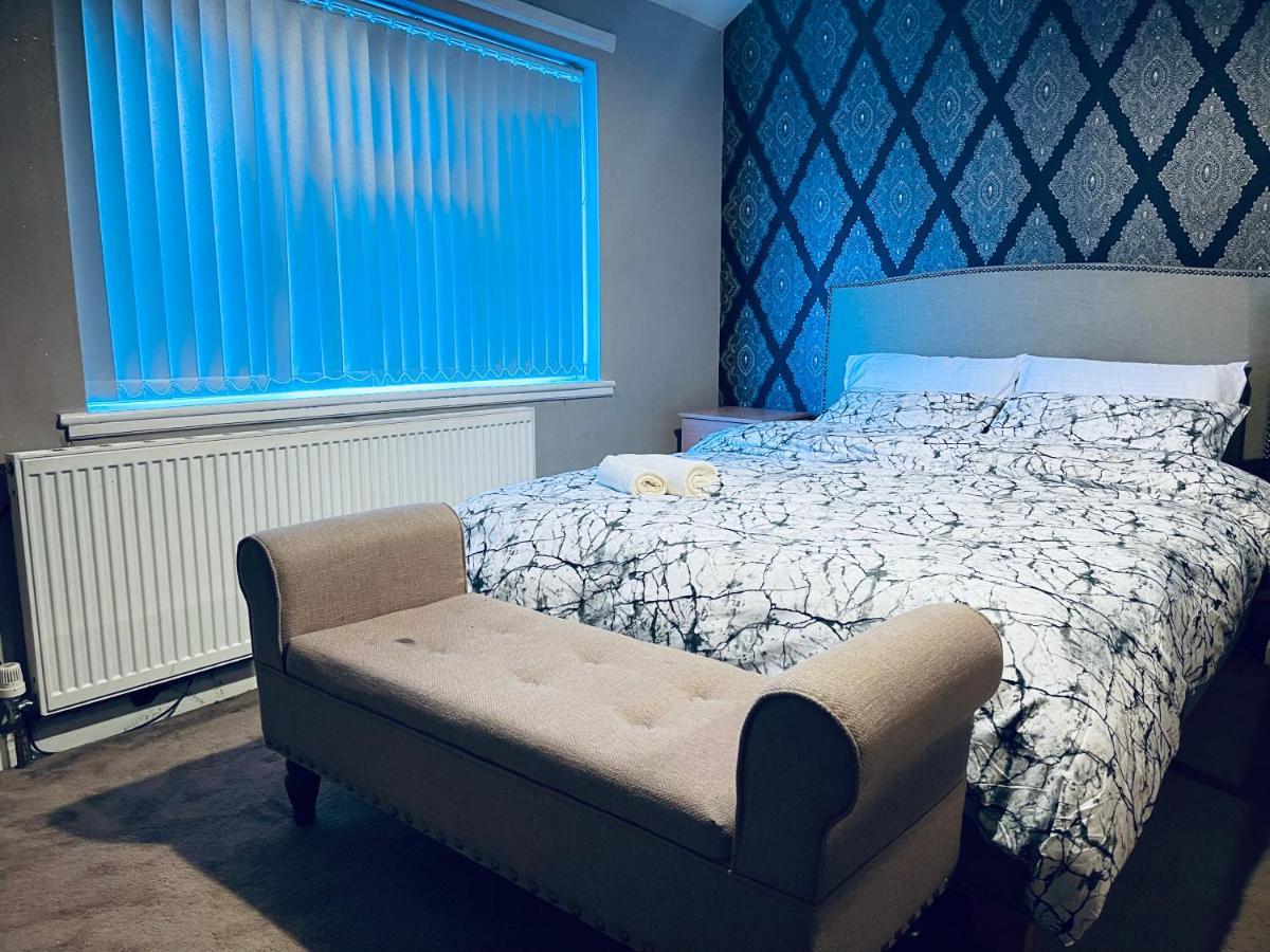 3 Bedroom House,close To M6-express Way To Centre *