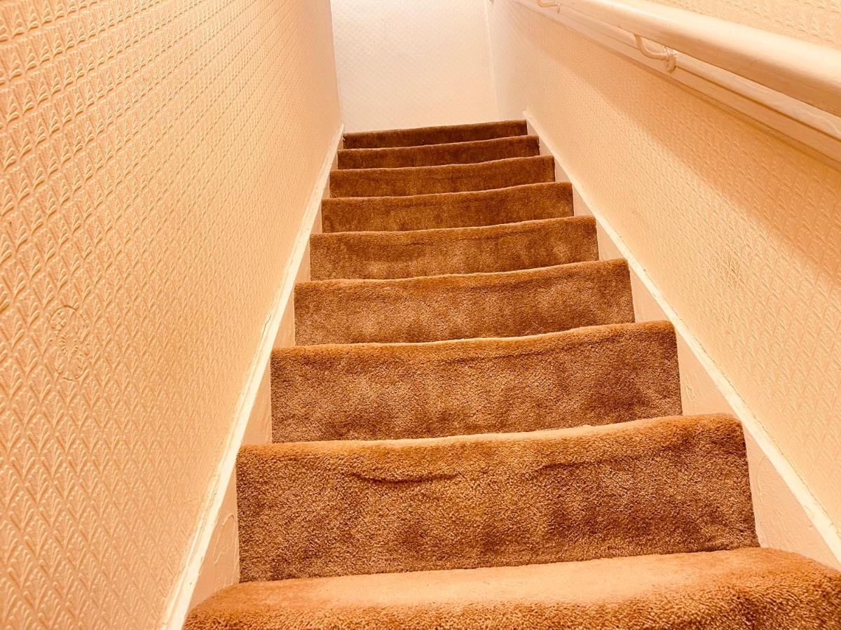 3 Bedroom House,close To M6-express Way To Centre Birmingham