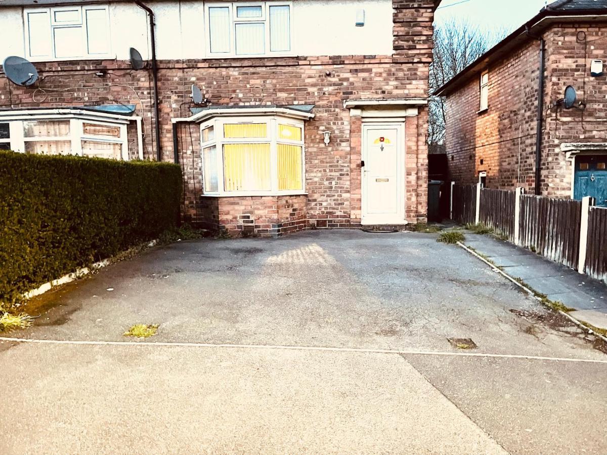 3 Bedroom House,close To M6-express Way To Centre